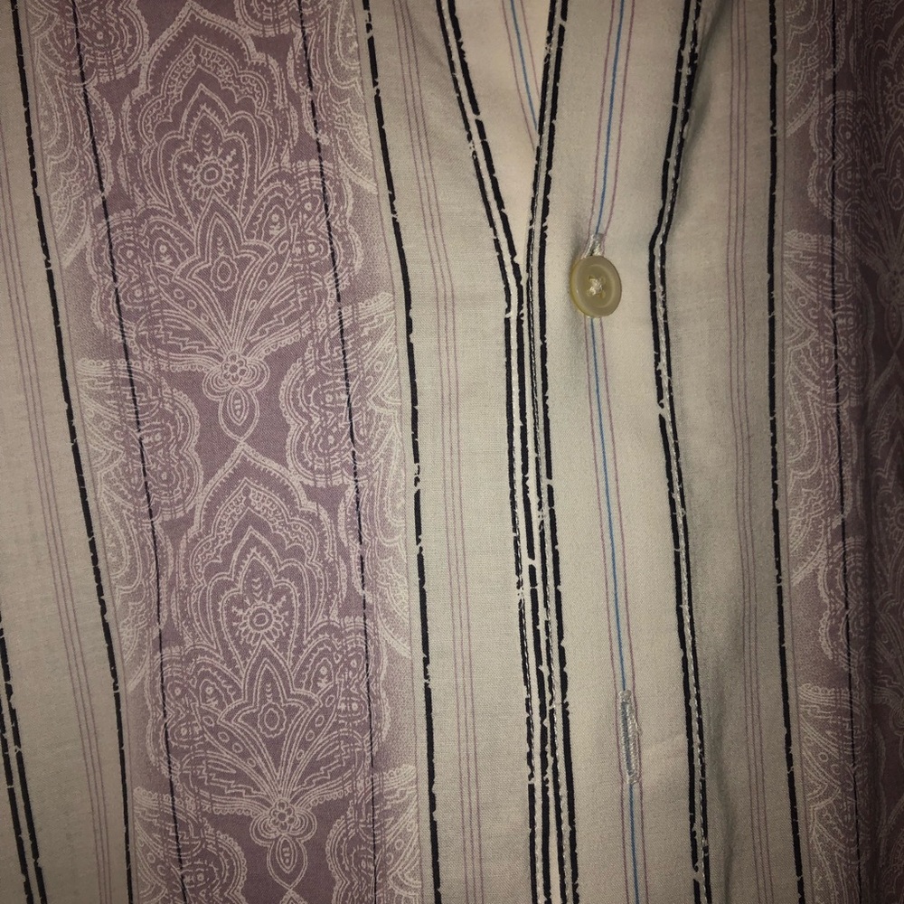 Button down - Picture 3 of 3